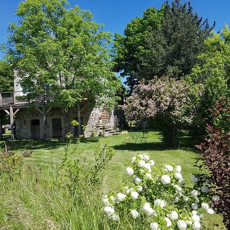 Les Gites Du Saro Chabestan Bagian luar foto