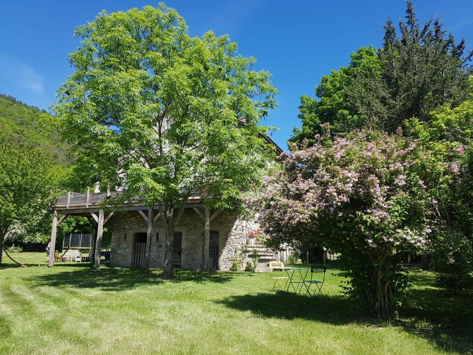 Les Gites Du Saro Chabestan Bagian luar foto