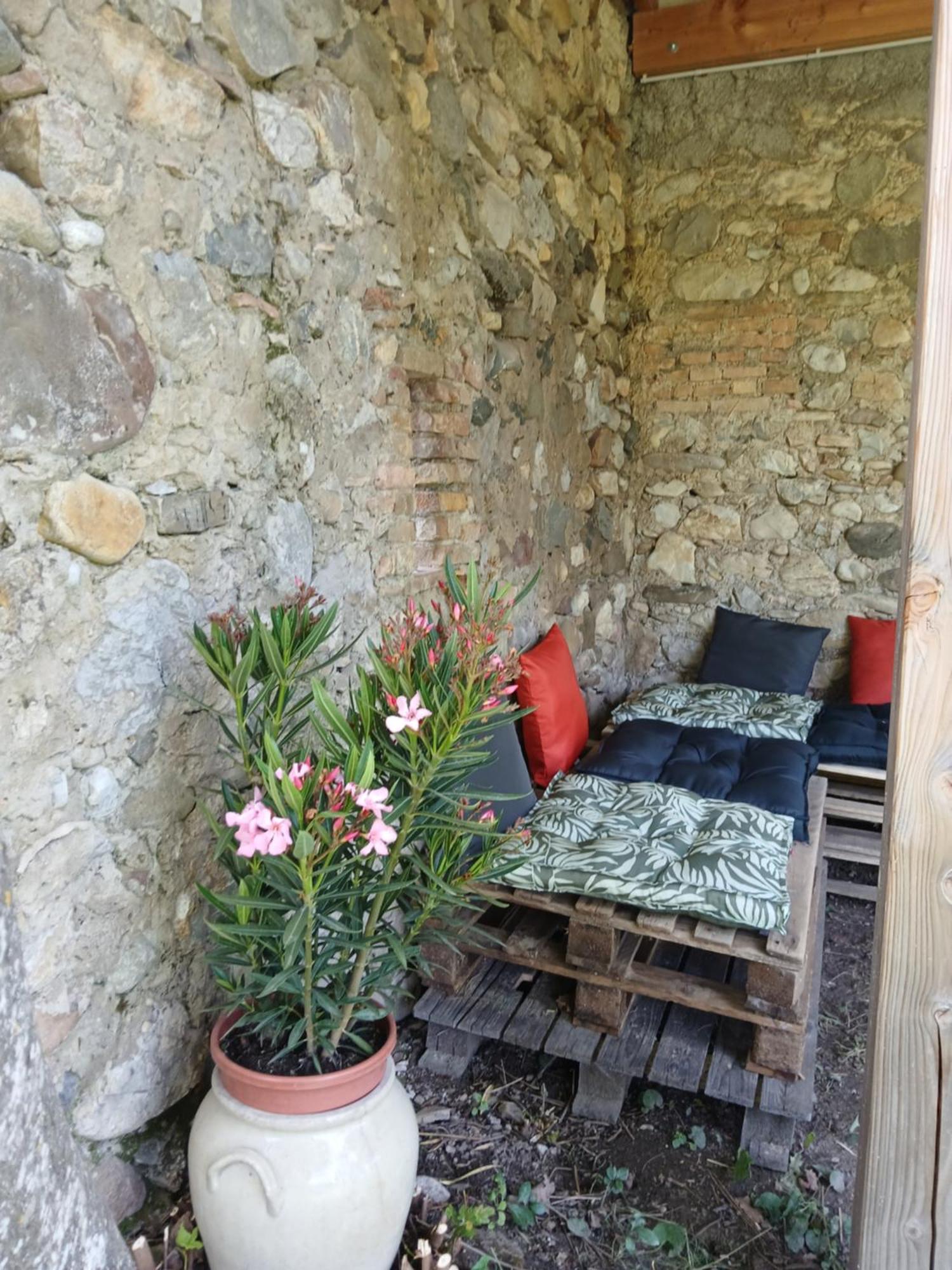 Les Gites Du Saro Chabestan Bagian luar foto